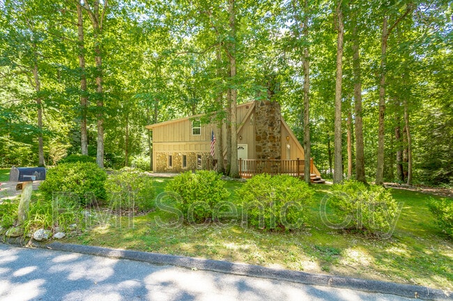 Building Photo - 1602 Rustic Homes Ln