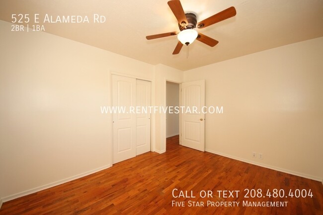 Building Photo - Cozy Upstairs Apartment Available! Visit r...