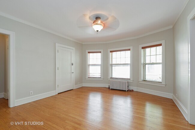 Building Photo - 807 Judson Ave