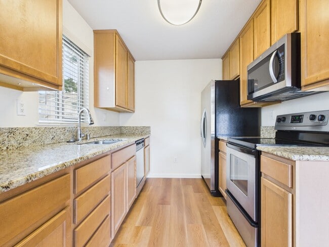 Building Photo - Beautifully appointed 2 bedroom condo for rent at Kimberly Place