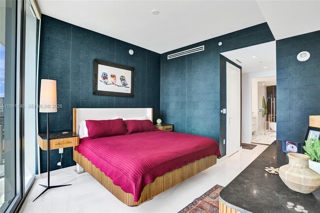 Building Photo - 300 Biscayne Blvd Way