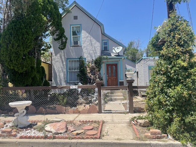 Building Photo - 515 Bellevue Pl