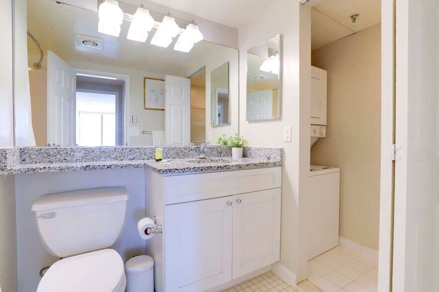 Building Photo - 401 12th St S