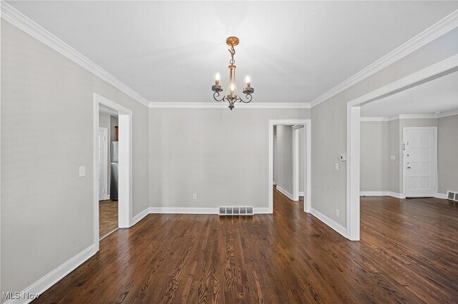 Building Photo - 3595 Glencairn Rd