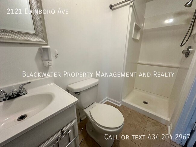 Building Photo - Move In Special! 1/2 Off First Full Month'...