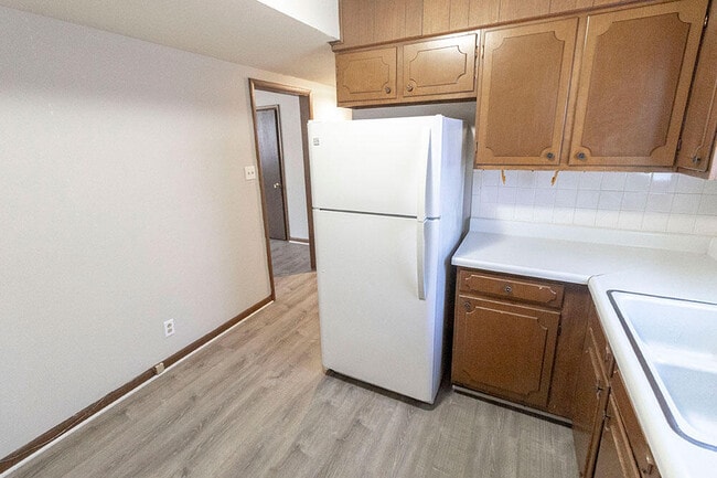 Building Photo - 1804 Sylvan Ln