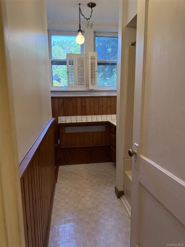 Building Photo - 50 NY-343