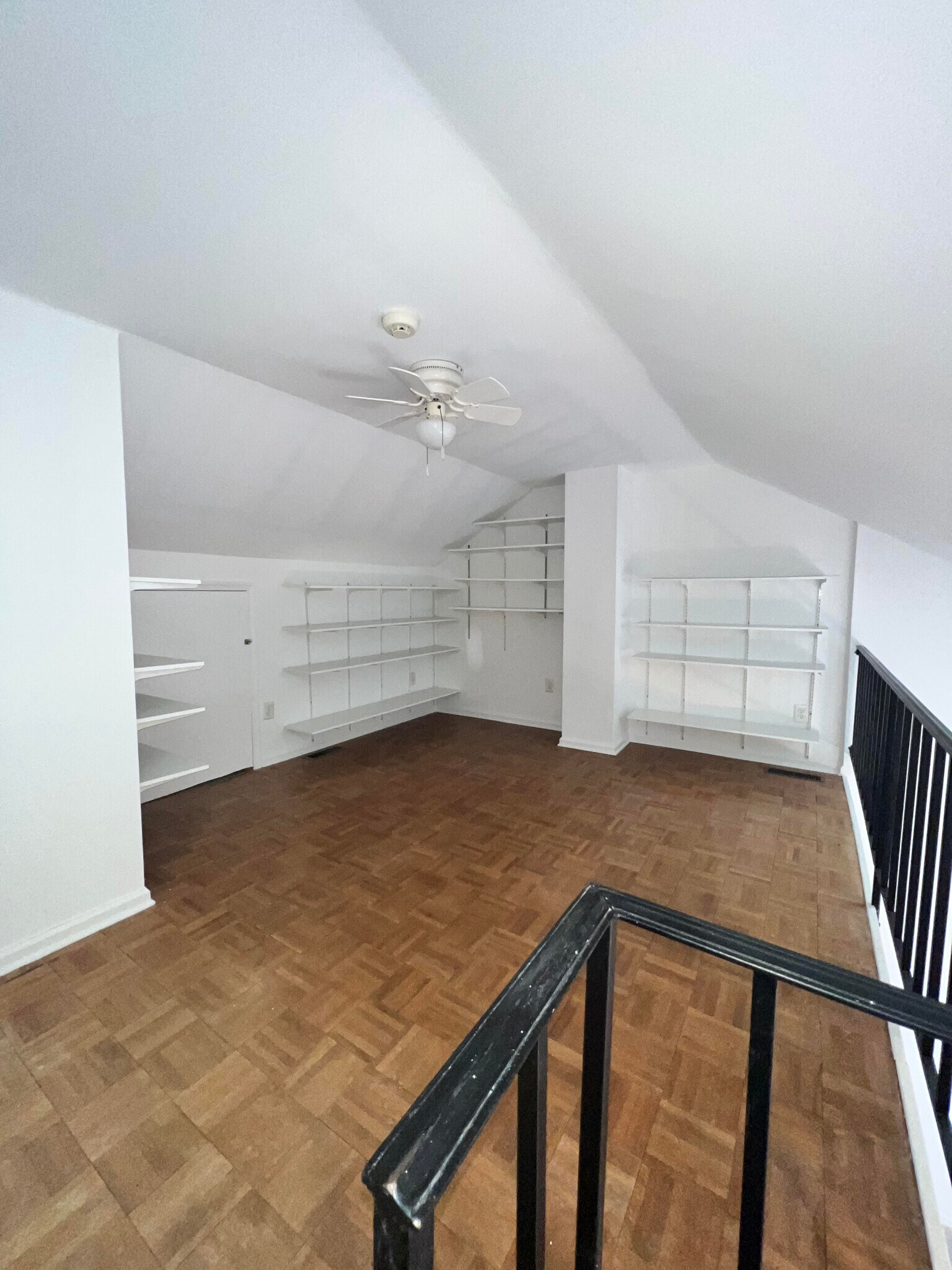 Loft/Home office - 95 Timothy Cir