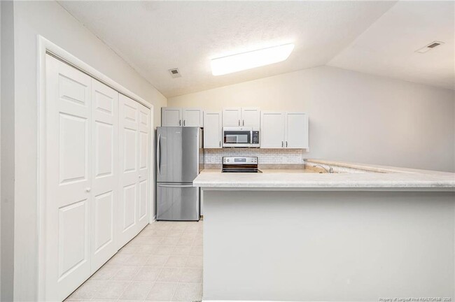 Building Photo - 6760 Willowbrook Dr