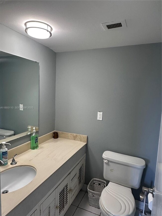 Building Photo - 300 Bayview Dr