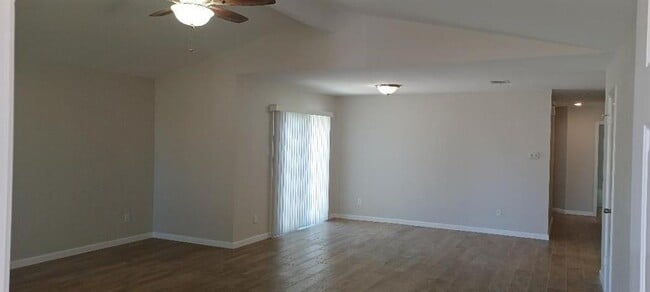 Building Photo - 1509 Jersey Dr