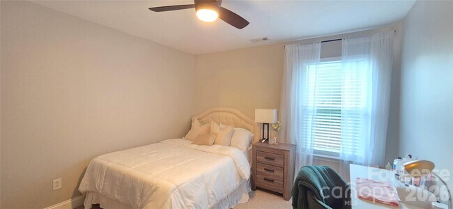 Building Photo - 2120 Maple Tree Ct