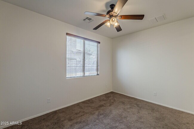 Building Photo - 2008 E Stacey Rd