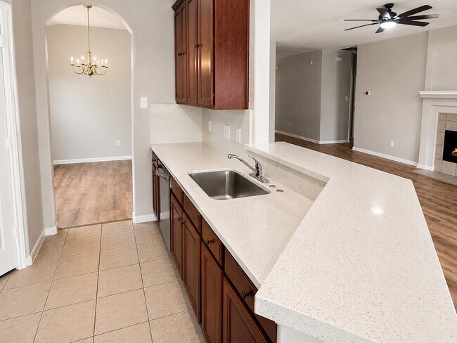 Building Photo - 5817 Village Grove Dr