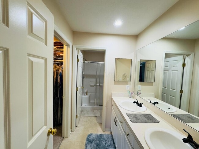 Building Photo - 5157 Vinings Bend