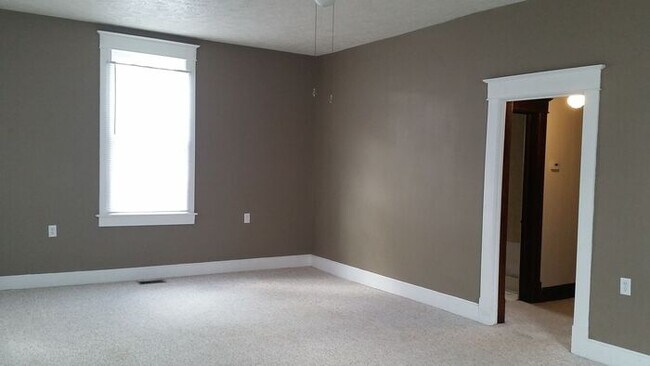 Building Photo - 2 Bedroom Home in Rockville