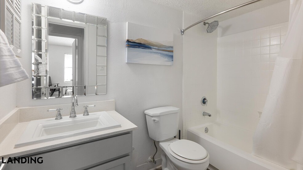 Building Photo - 1071 Clayton Ln