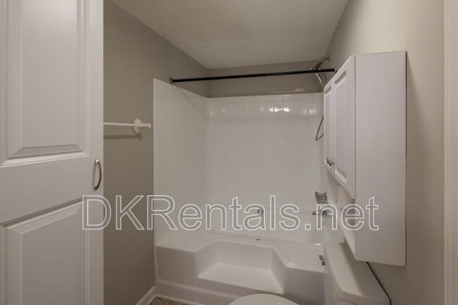 Building Photo - 3067 Steeplechase Dr