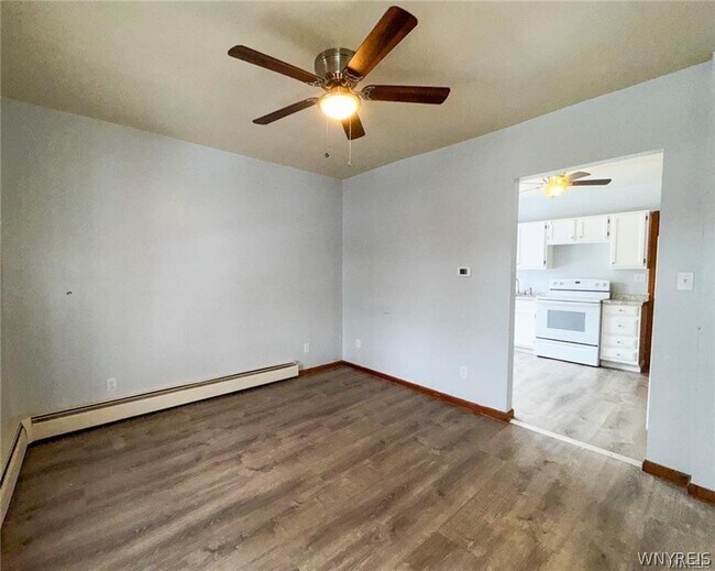 Building Photo - 1953 Falls St