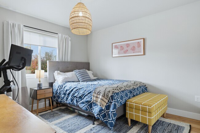 Building Photo - 1497 W 44th Ave