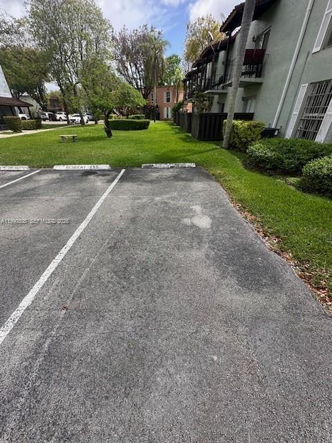 Building Photo - 10776 N Kendall Dr