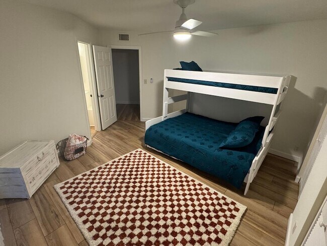 Building Photo - 176 Seabreeze Cir