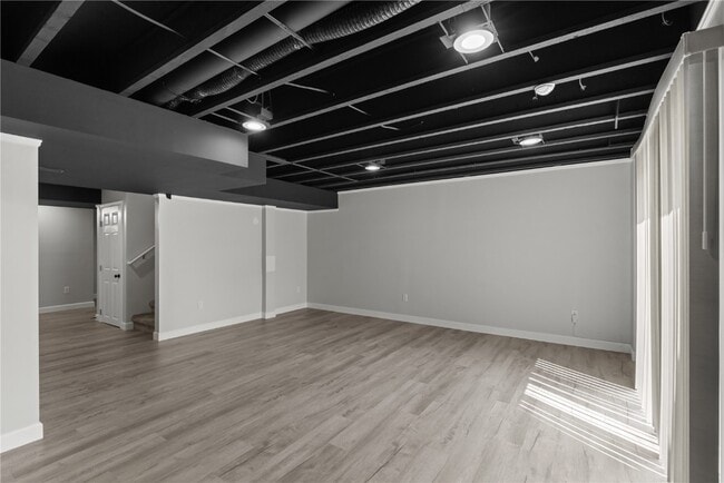 Building Photo - 184 Berry Manor Cir