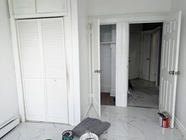 Building Photo - 601 Columbia Ave