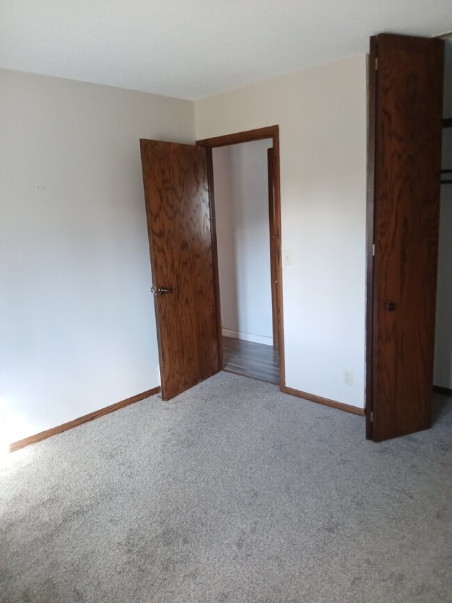 Building Photo - Cozy Rambler 3 Bedroom 2 Bathroom in Apple...