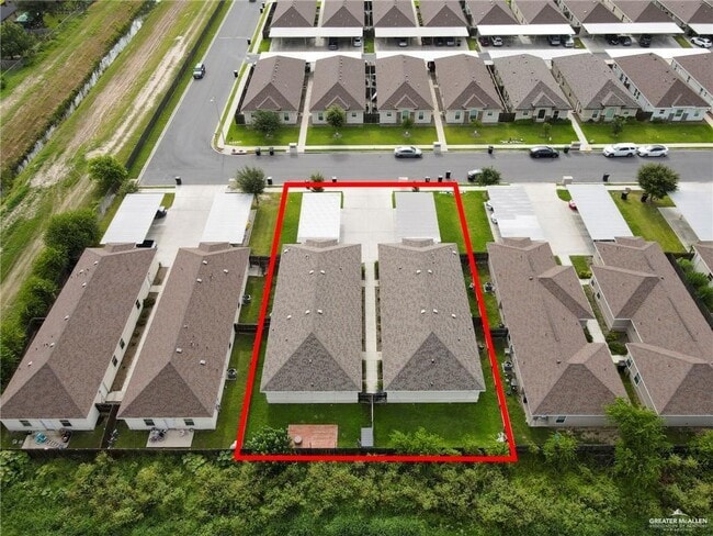 Building Photo - 17 Taft St