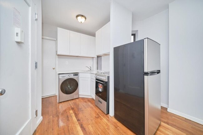 Building Photo - 1 bedroom in NEW YORK NY 10018