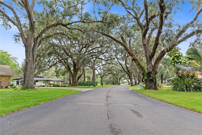 Building Photo - 3253 Oak Point Cir
