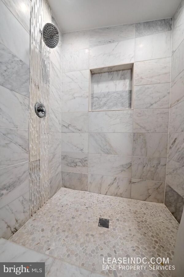 Building Photo - 1272 Oates St NE