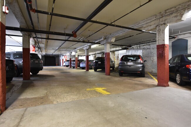 Building Photo - Stunning  2 Bedroom Loft @ Piedmont Leaf Lofts in Innovation Quarter!