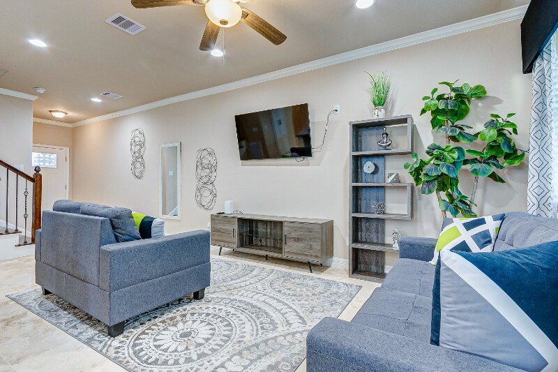 Building Photo - 3807 W Orem Dr