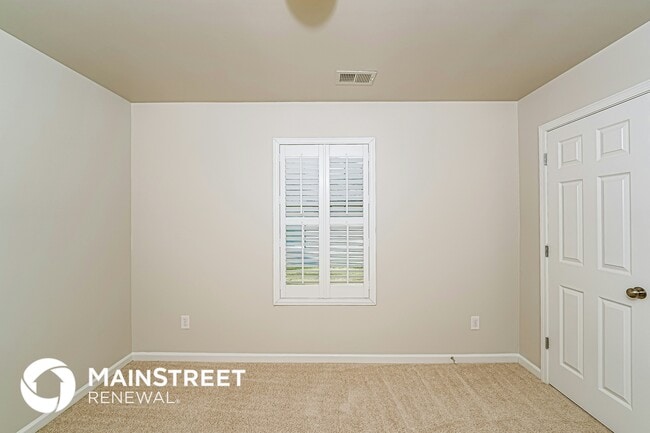 Building Photo - 331 Woodland Trl