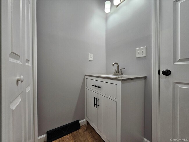 Building Photo - 334 Fair Oaks Rd