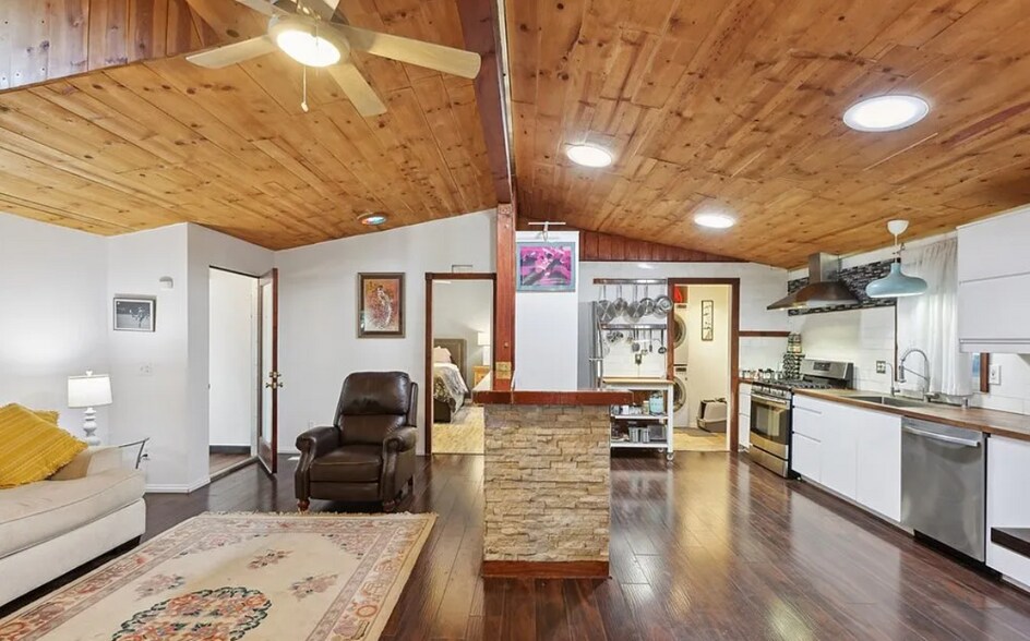 Building Photo - 1165 Cherokee