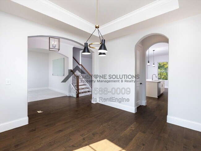Building Photo - 631 Silva Ln