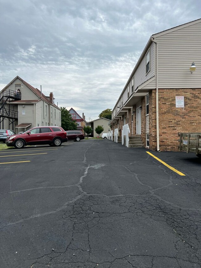 Building Photo - 78 W 9th Ave