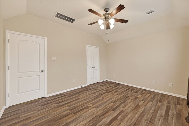 Building Photo - 8314 Columbia Forest Dr