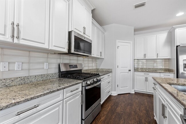 Building Photo - 8756 Glen Oak Trail