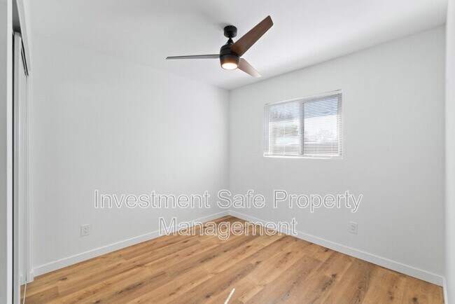 Building Photo - 4026 Charles St