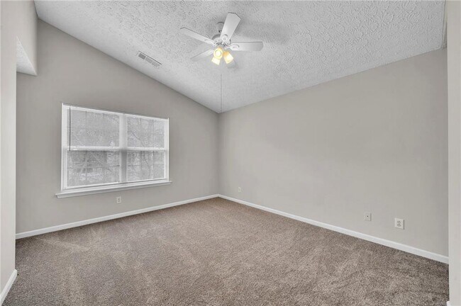 Building Photo - 225 Osmanthus Way