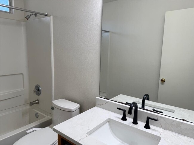 Building Photo - 111 Mist Flower Dr