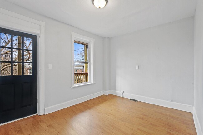 Building Photo - 2626 N 6th St