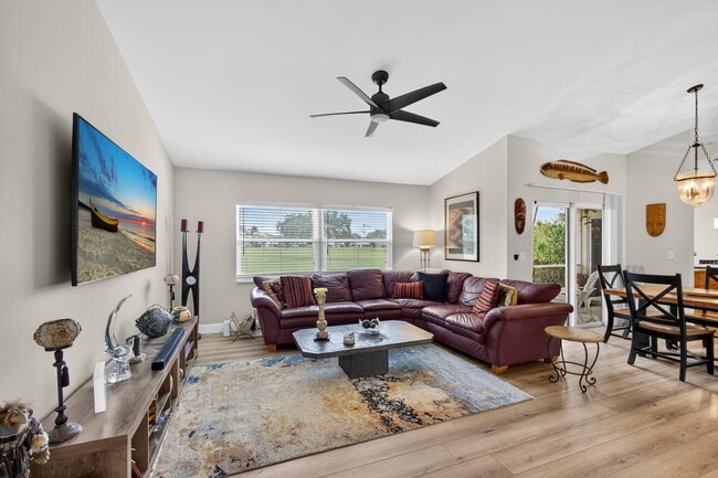 Building Photo - 18221 SE Fairview Cir