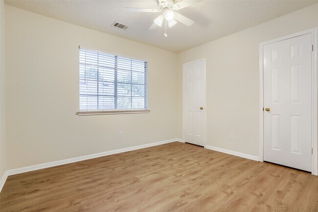 Building Photo - 13822 Dentwood Dr