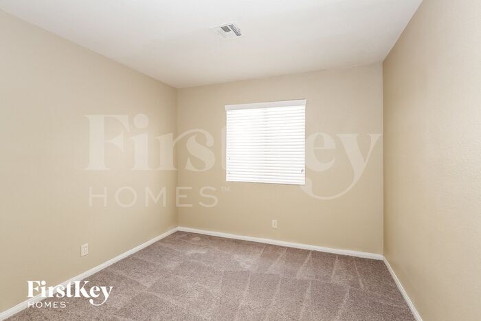 Building Photo - 3312 Hyannis Cir