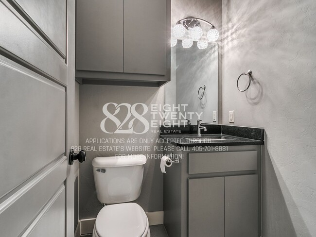 Building Photo - Urban Contemporary 3 bed/2.5 bath Townhome Available NOW at West Main Lofts!